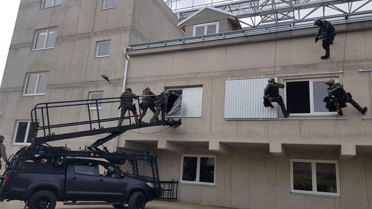 Policisté mohou v Brně cvičit zásah v hotelu, rodinném domě i v kanalizaci